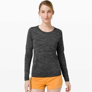 LULULEMON - Swiftly Tech Relaxed Long Sleeve - Size 8 - black/white stripes